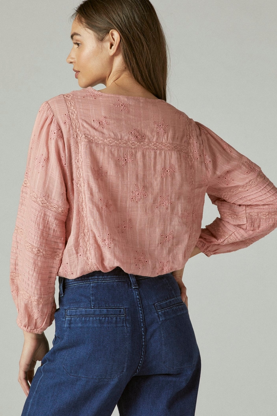 TEXTURED POPOVER BLOUSE, image 3