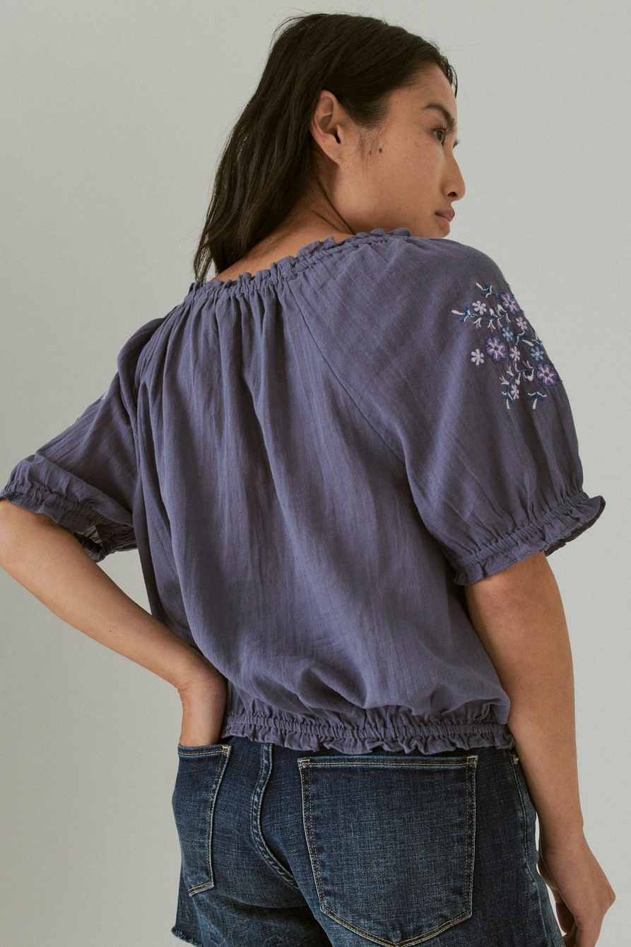 EMBROIDERED SHORT SLEEVE PEASANT, image 3