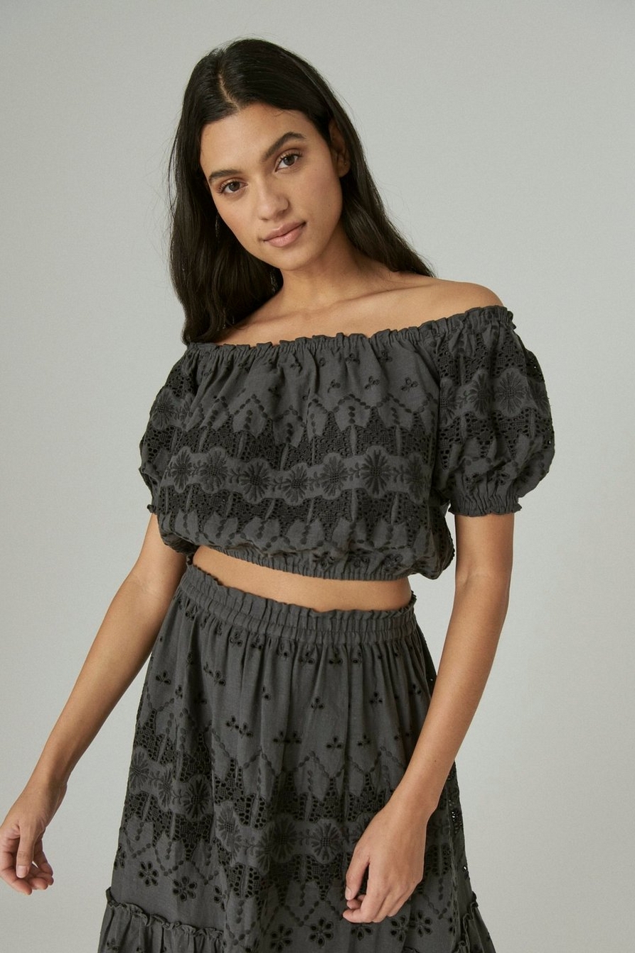 https://i1.adis.ws/i/lucky/7W46354_010_2/OFF-THE-SHOULDER-LACE-CROP-TOP-010?sm=aspect&aspect=2:3&w=893&qlt=100