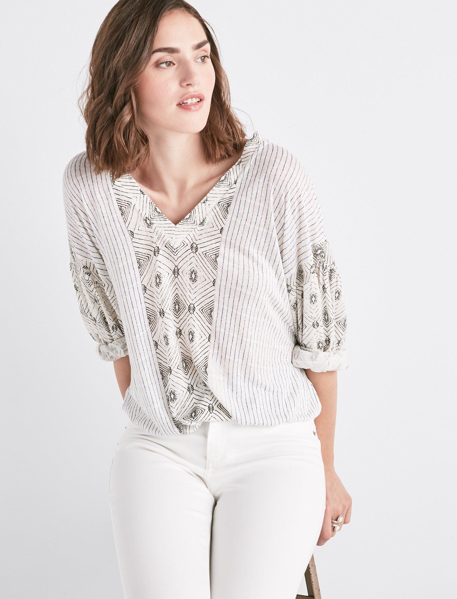 TEXTURE BANDED BOTTOM PEASANT TOP