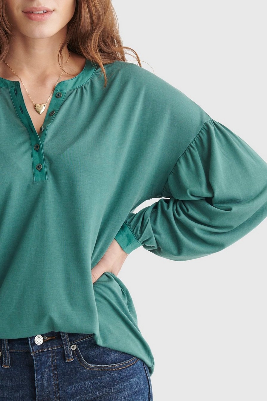 BUTTON-ACCENTED V-NECK TOP, image 4