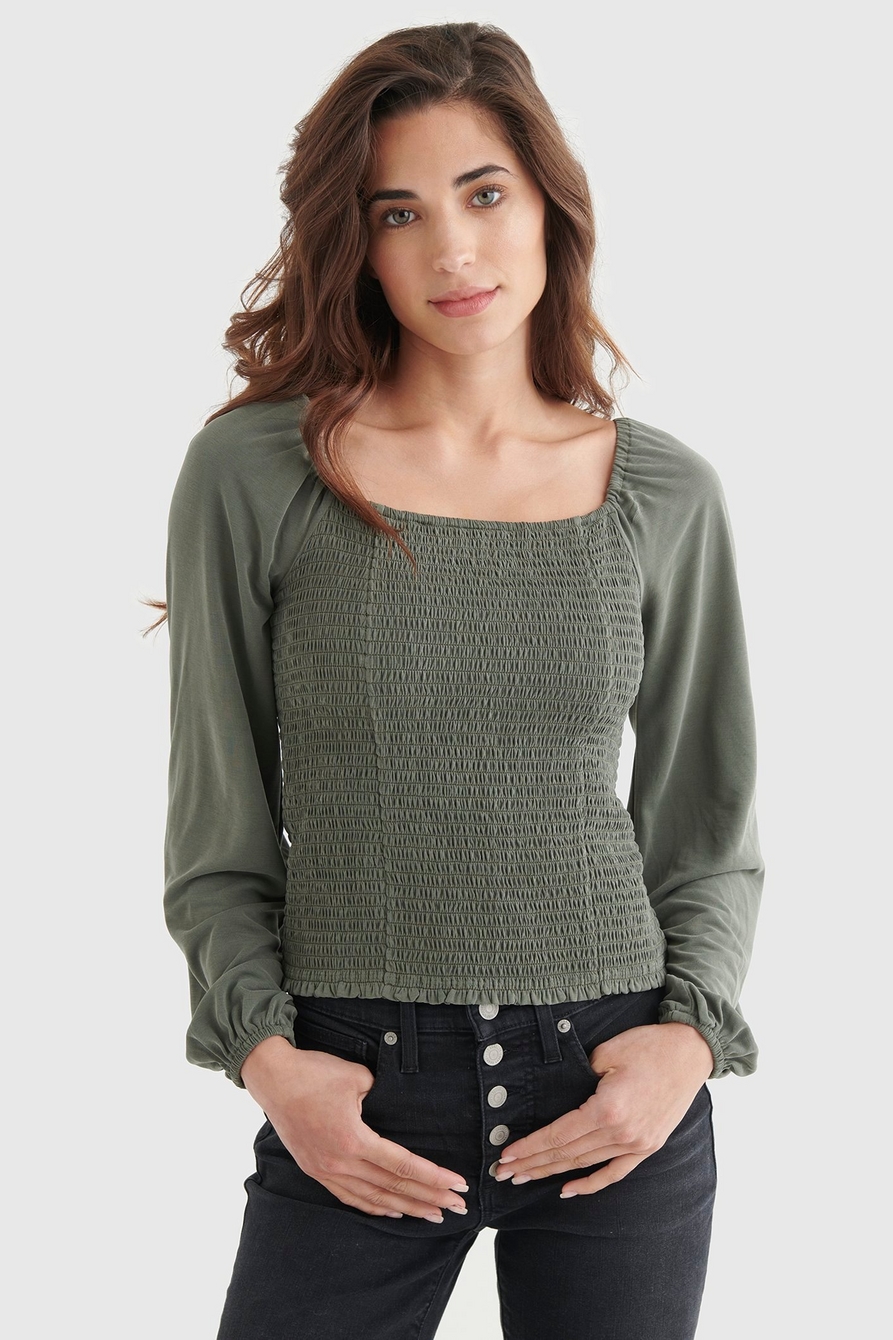 SMOCKED SQUARE NECK KNIT TOP