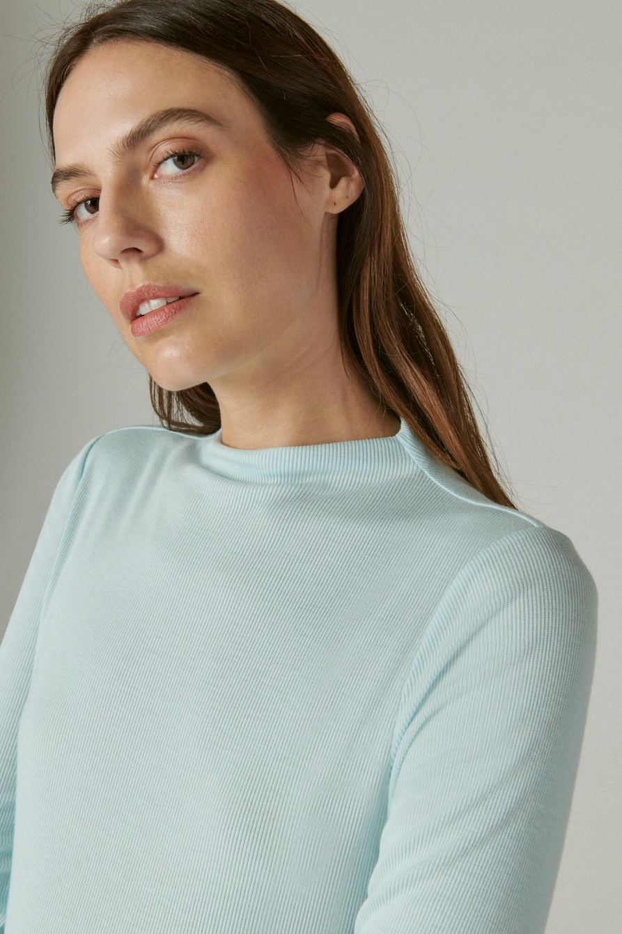 RIBBED MOCK NECK LONG SLEEVE TOP