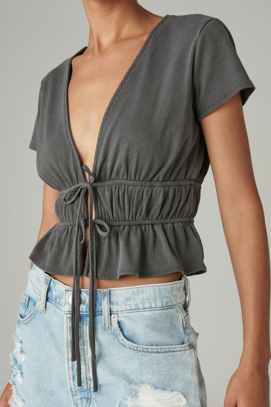CINCHED FLIRTY TOP, image 3