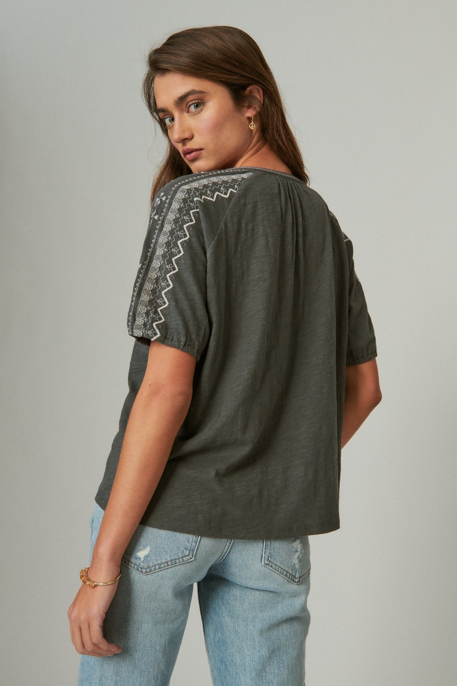 SHORT SLEEVE EMBROIDERED SWING TOP, image 3