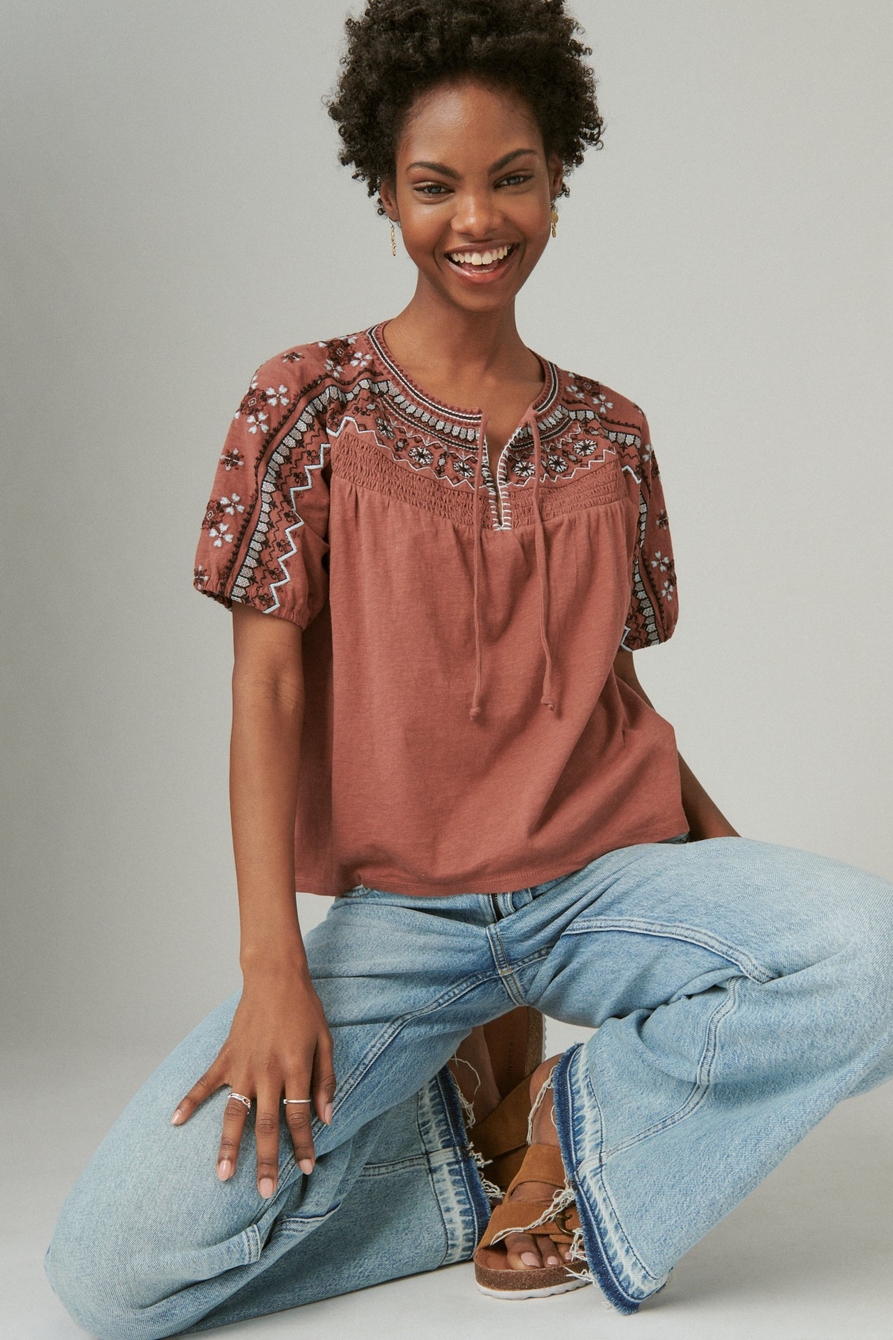 SHORT SLEEVE EMBROIDERED SWING TOP, image 1