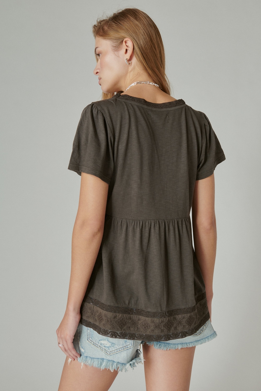EMBROIDERED SQUARE NECK TEE, image 3
