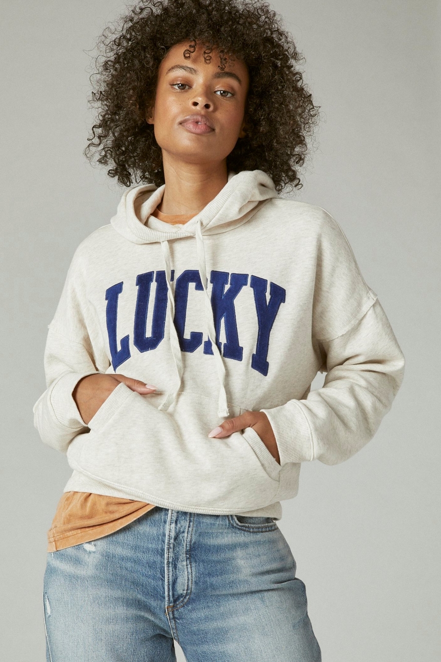 https://i1.adis.ws/i/lucky/7W73284A_270_2/CHILL-AT-HOME-FLEECE-HOODIE-270?sm=aspect&aspect=2:3&w=893&qlt=100