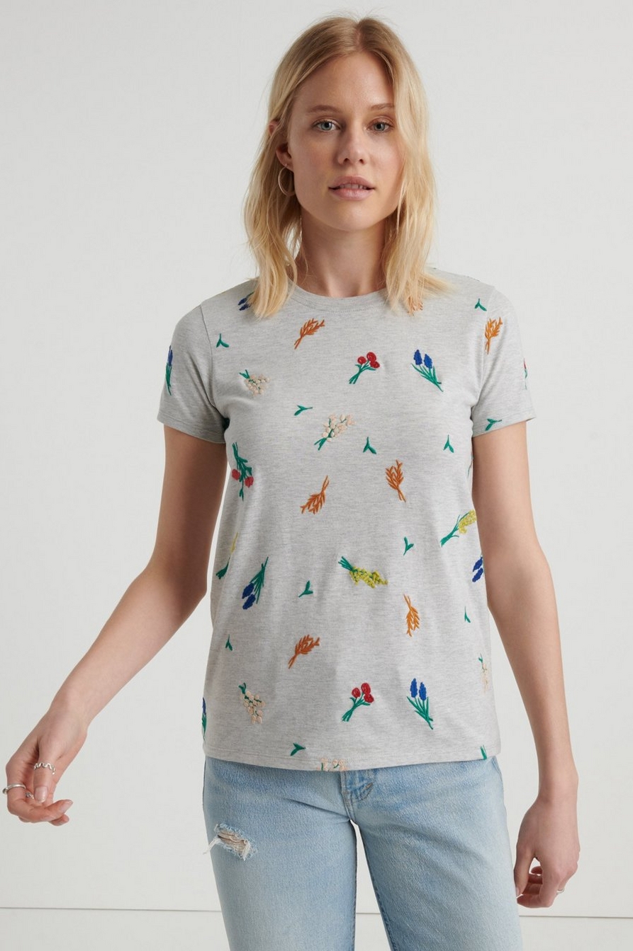 ALLOVER EMBROIDERED FLOWER TEE
