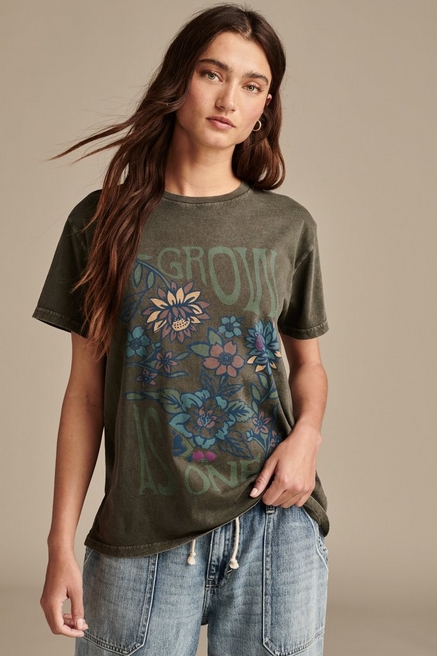  Lucky Brand womens Short Sleeve V-neck Floral Optimistic  Graphic Tee T Shirt, Ochre, XX-Large US : Clothing, Shoes & Jewelry