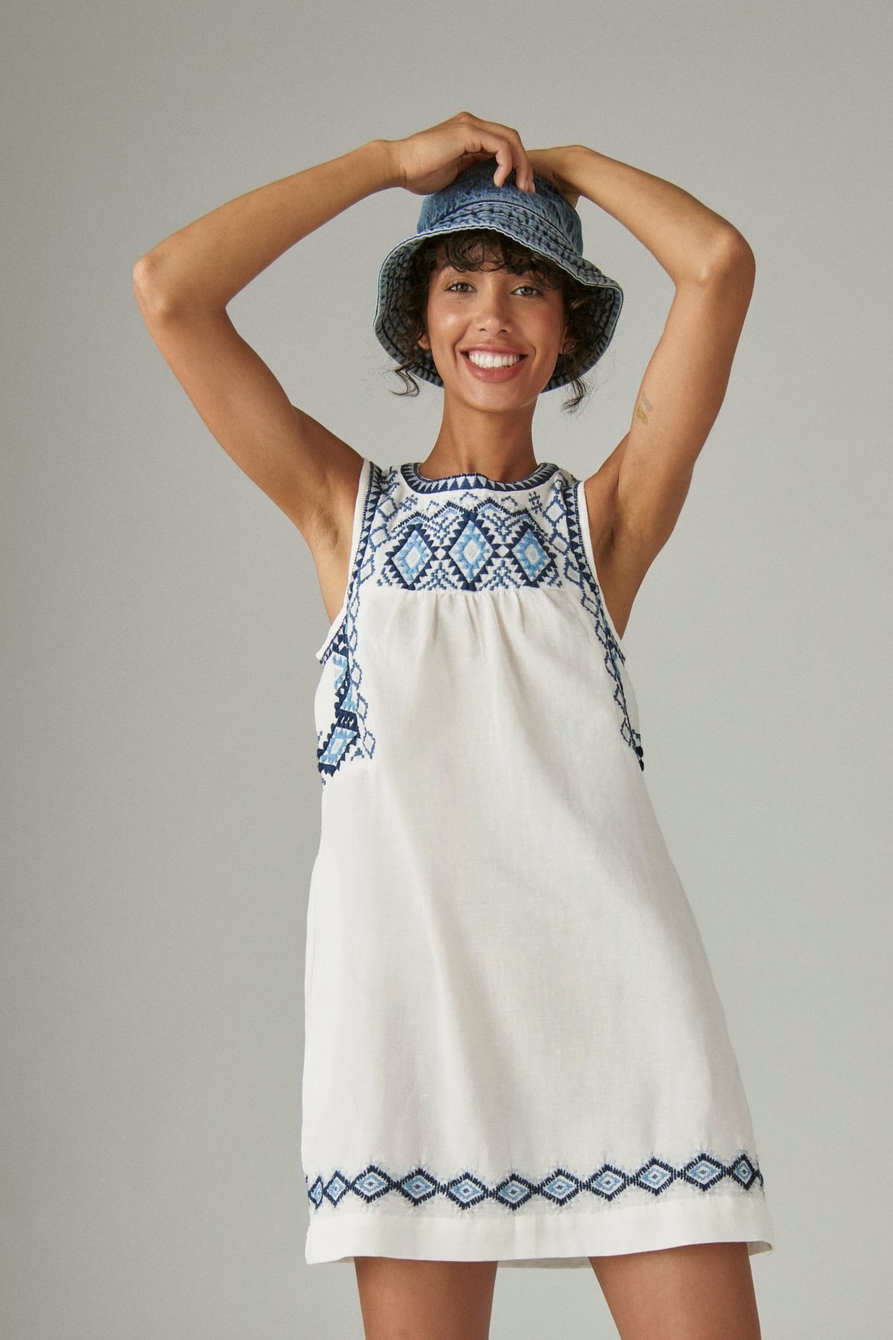 MINC - Buy Amber Embroidered Sleeveless Top in White Linen Online