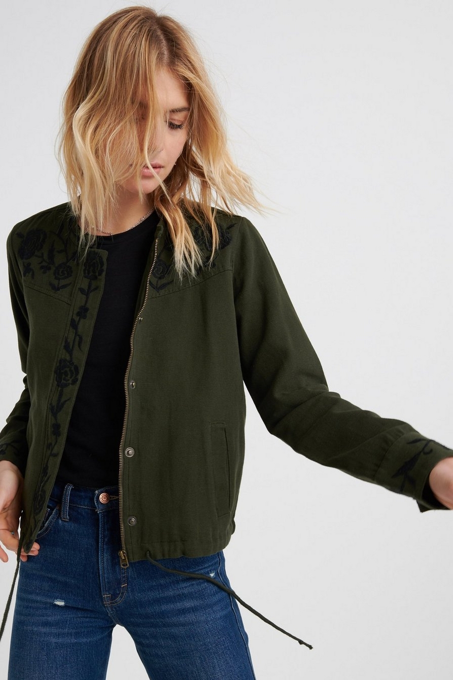 https://i1.adis.ws/i/lucky/7WD3246_330_1/EMBROIDERED-UTILITY-JACKET-330?sm=aspect&aspect=2:3&w=893&qlt=100