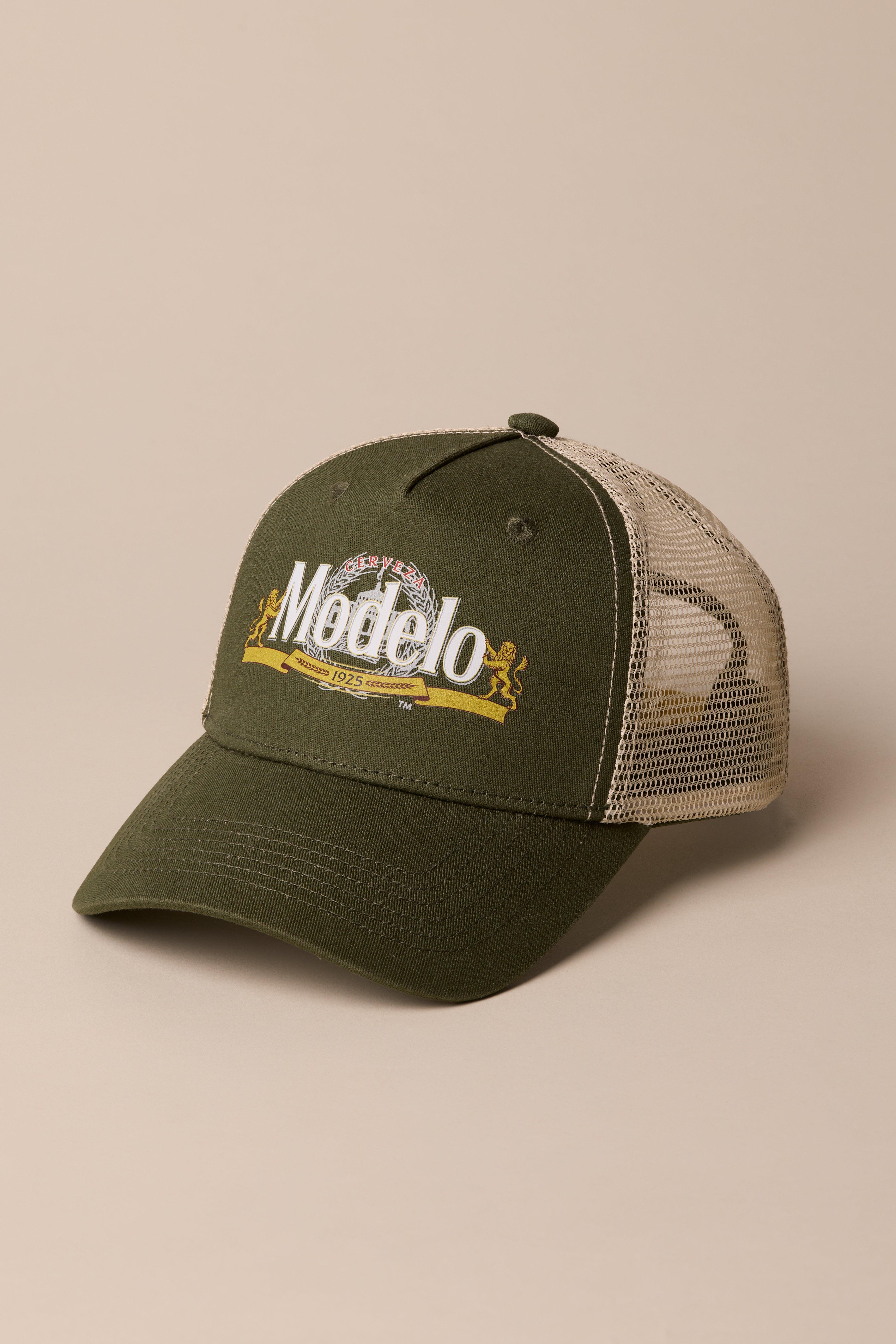 MODELO NEGRA TRUCKER CAP