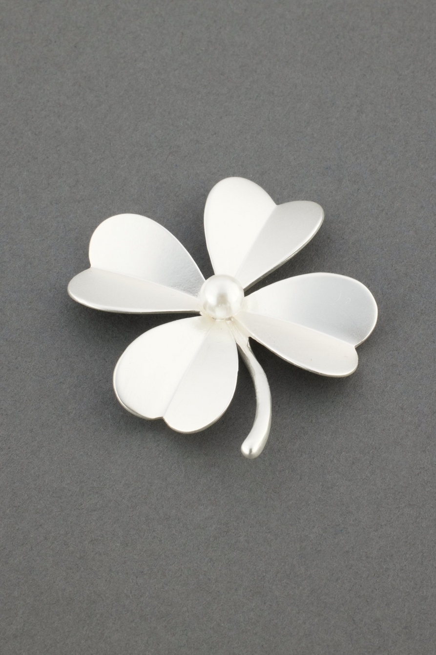 SILVER TONE PEARL CLOVER BROOCH, image 1