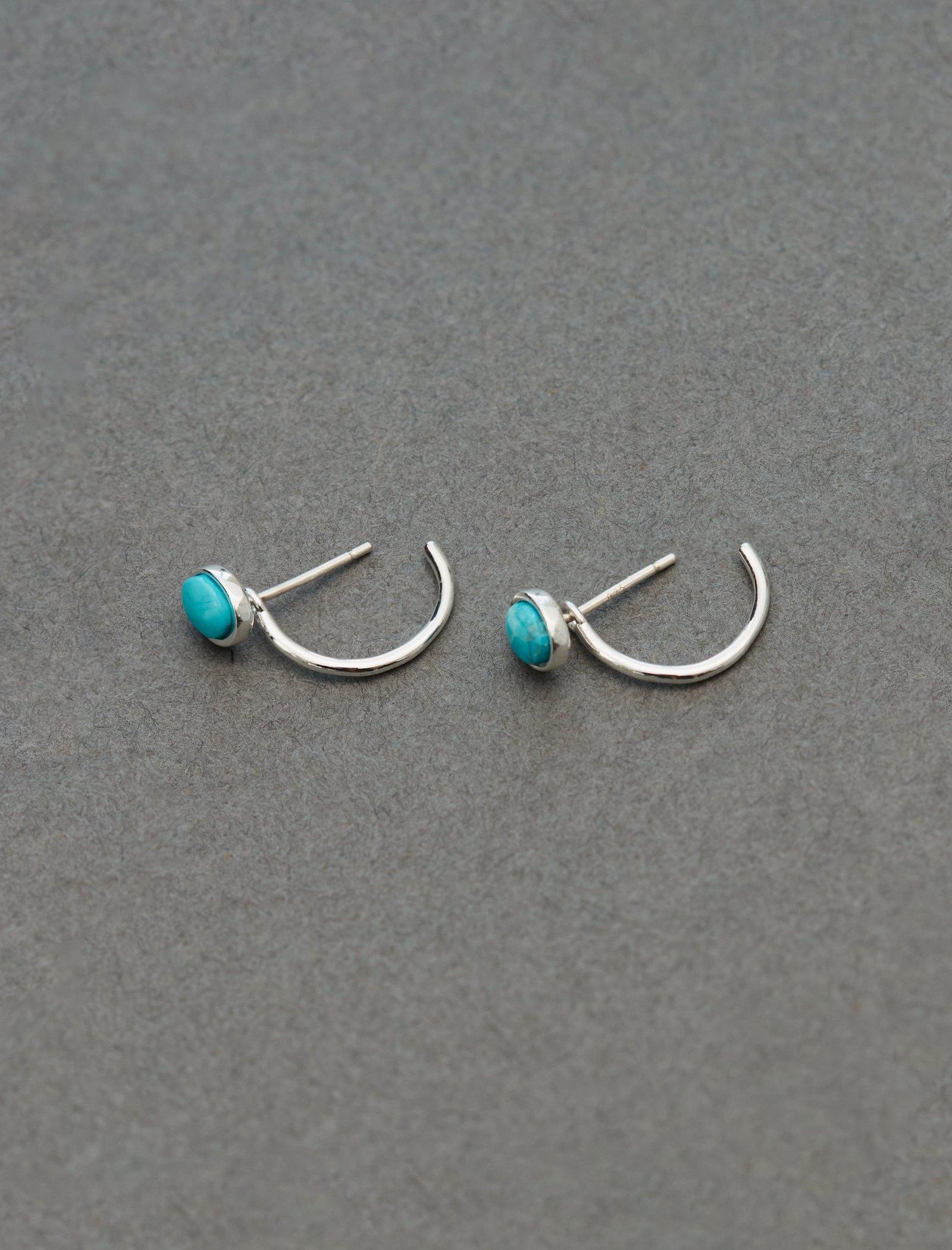 SEMI STONE EARRING