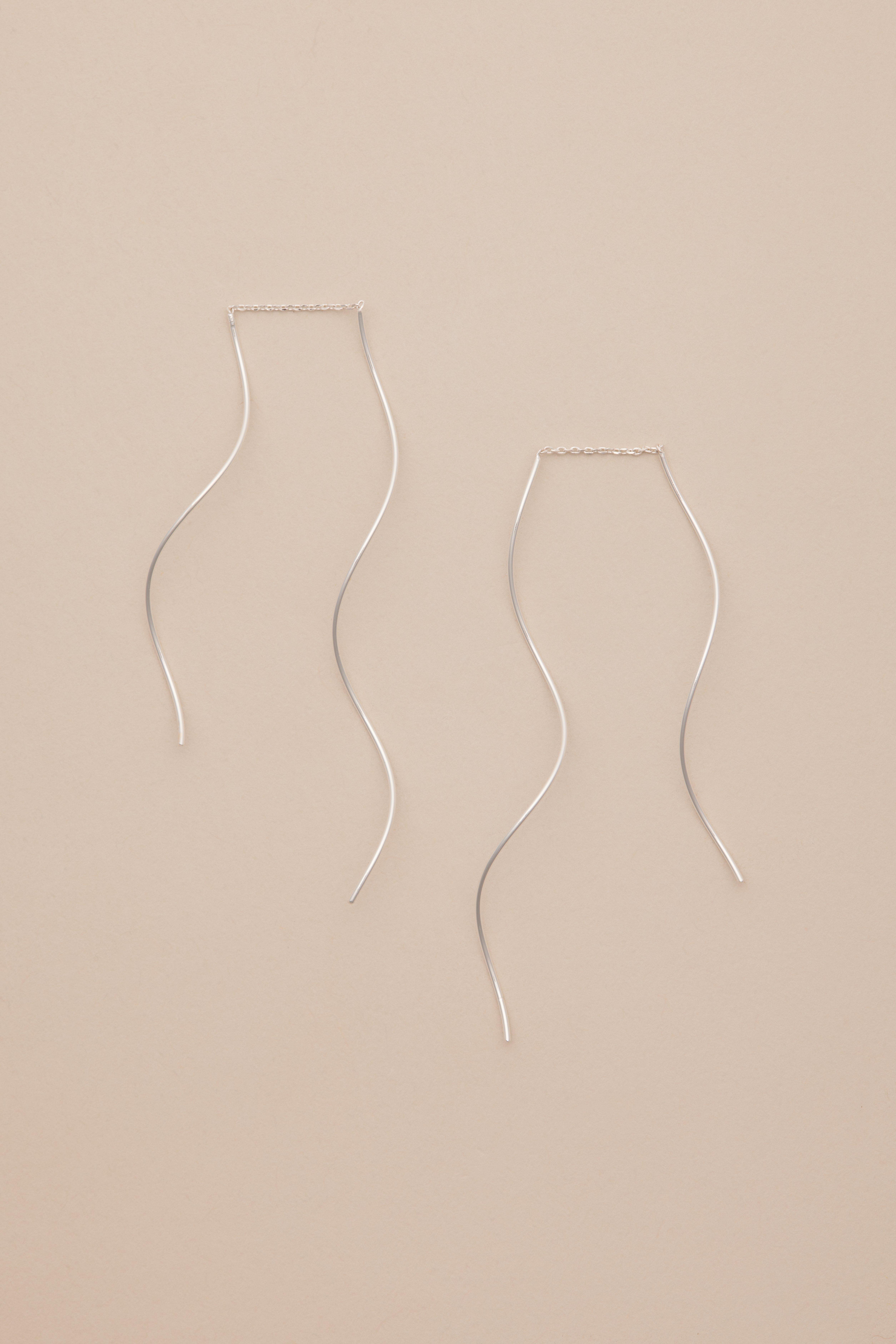 WAVY THREADER EARRING