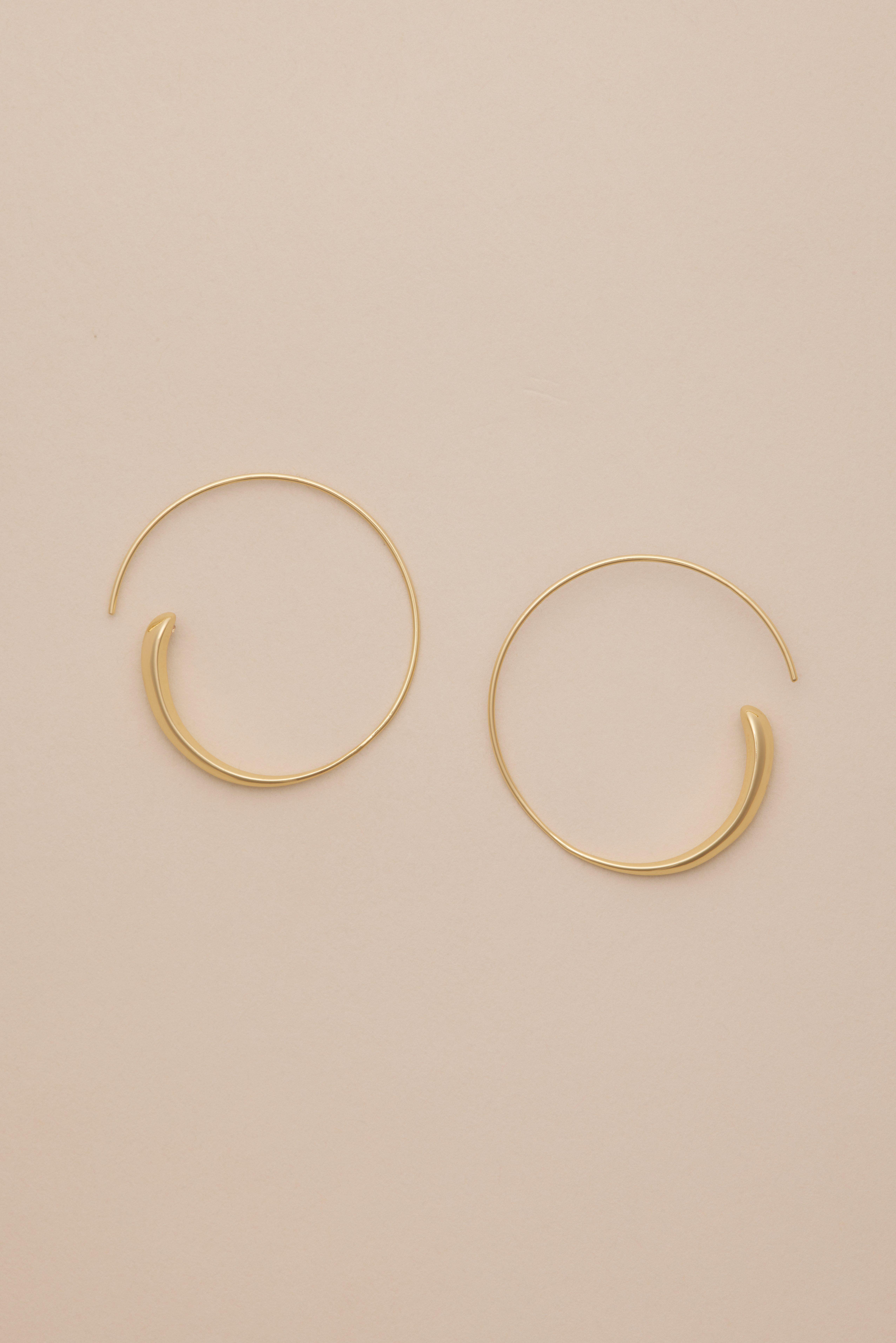 SWIRL HOOP EARRING