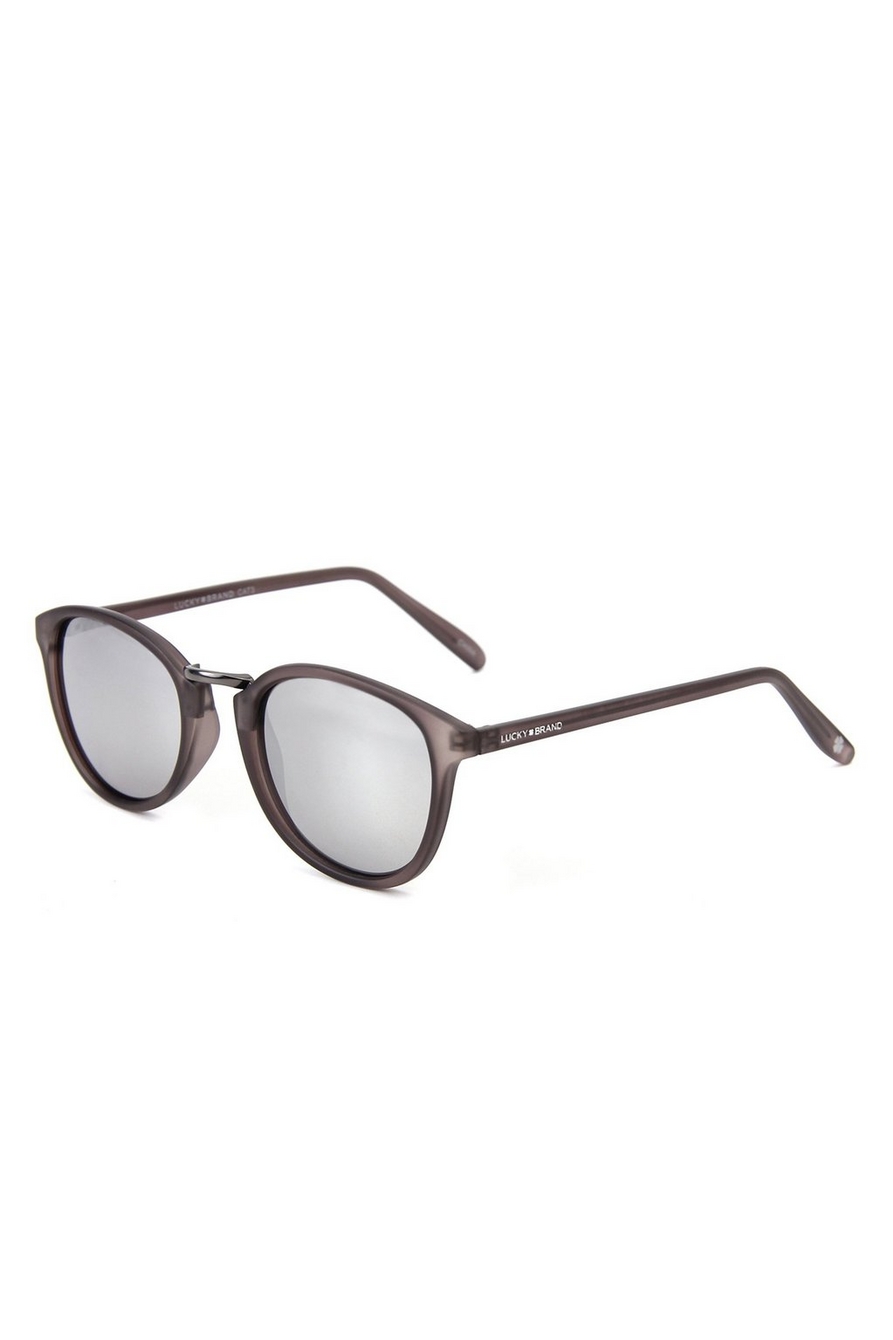 Accessories on point 🥰 Indio Sunglasses & Saffron Medium Bag by