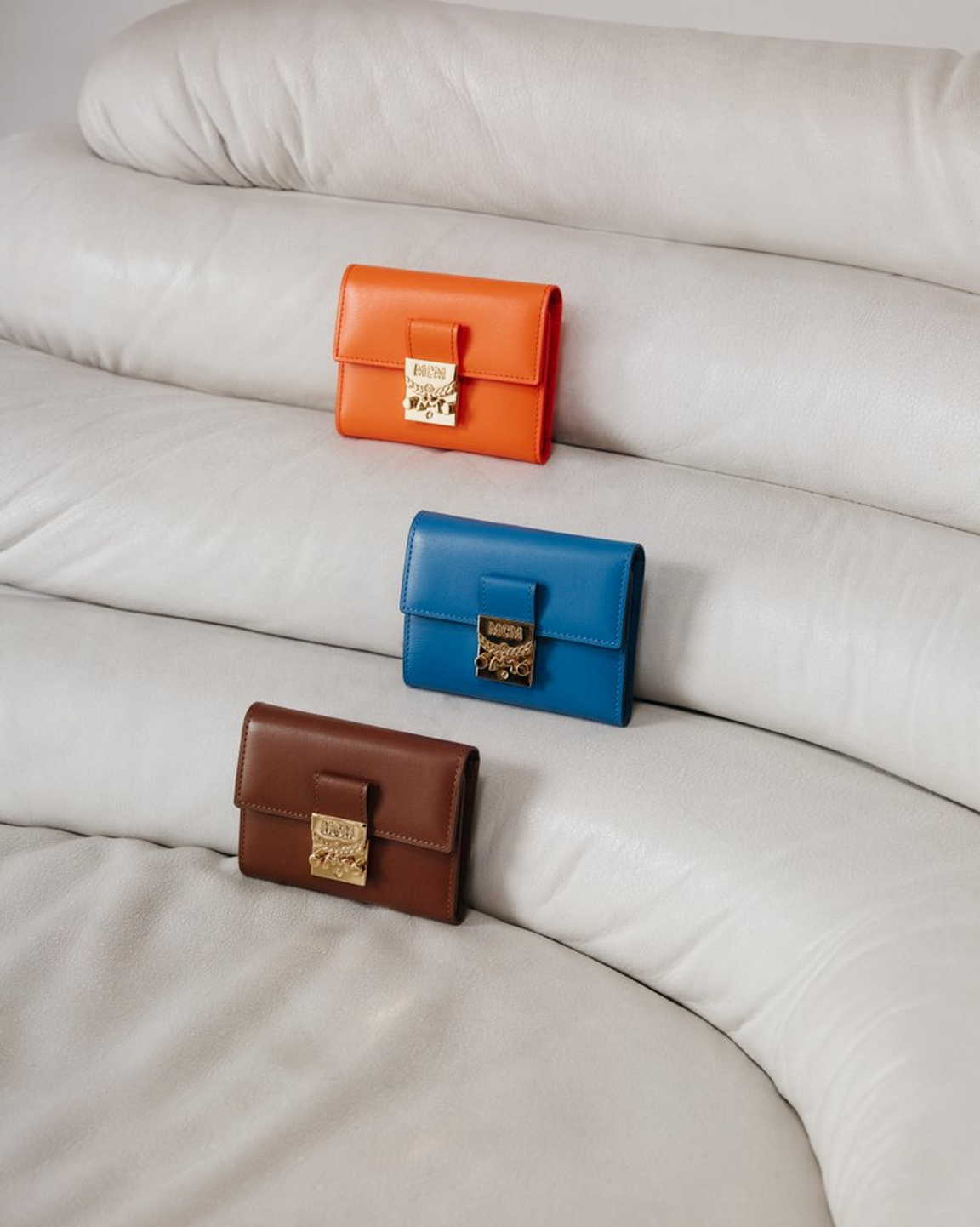 Patricia Trifold Wallet: MYSBAPA01O9, MYSBAPA01H9, MYSBAPA01N7