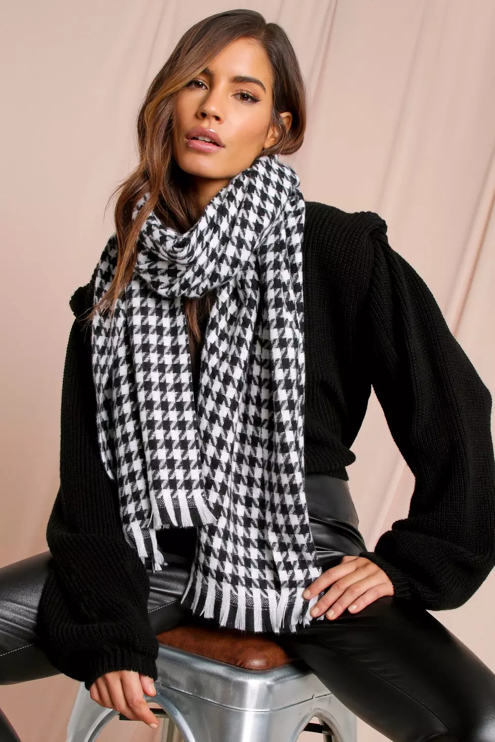 HC Chelsea Scarf (Houndstooth) – Holland Cooper ®, 43% OFF