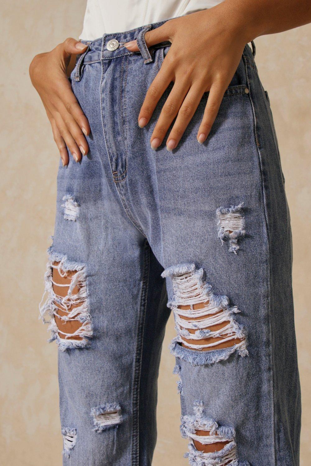 distressed levi mom jeans