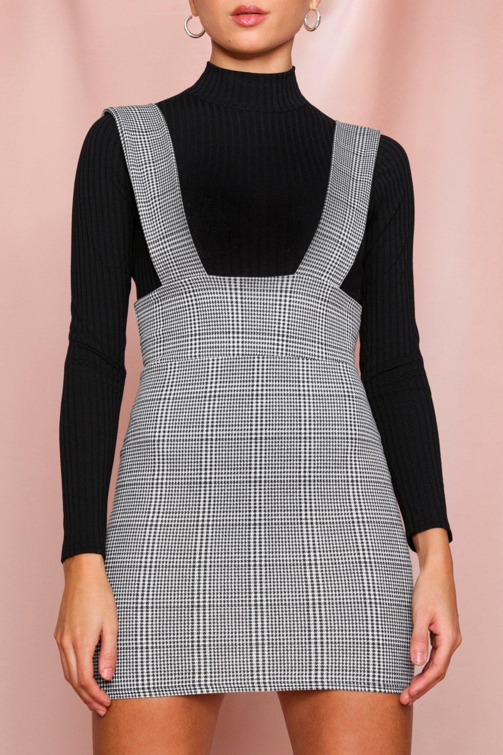 fitted pinafore