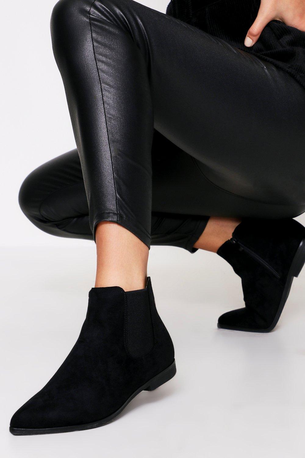 pointed toe chelsea boot