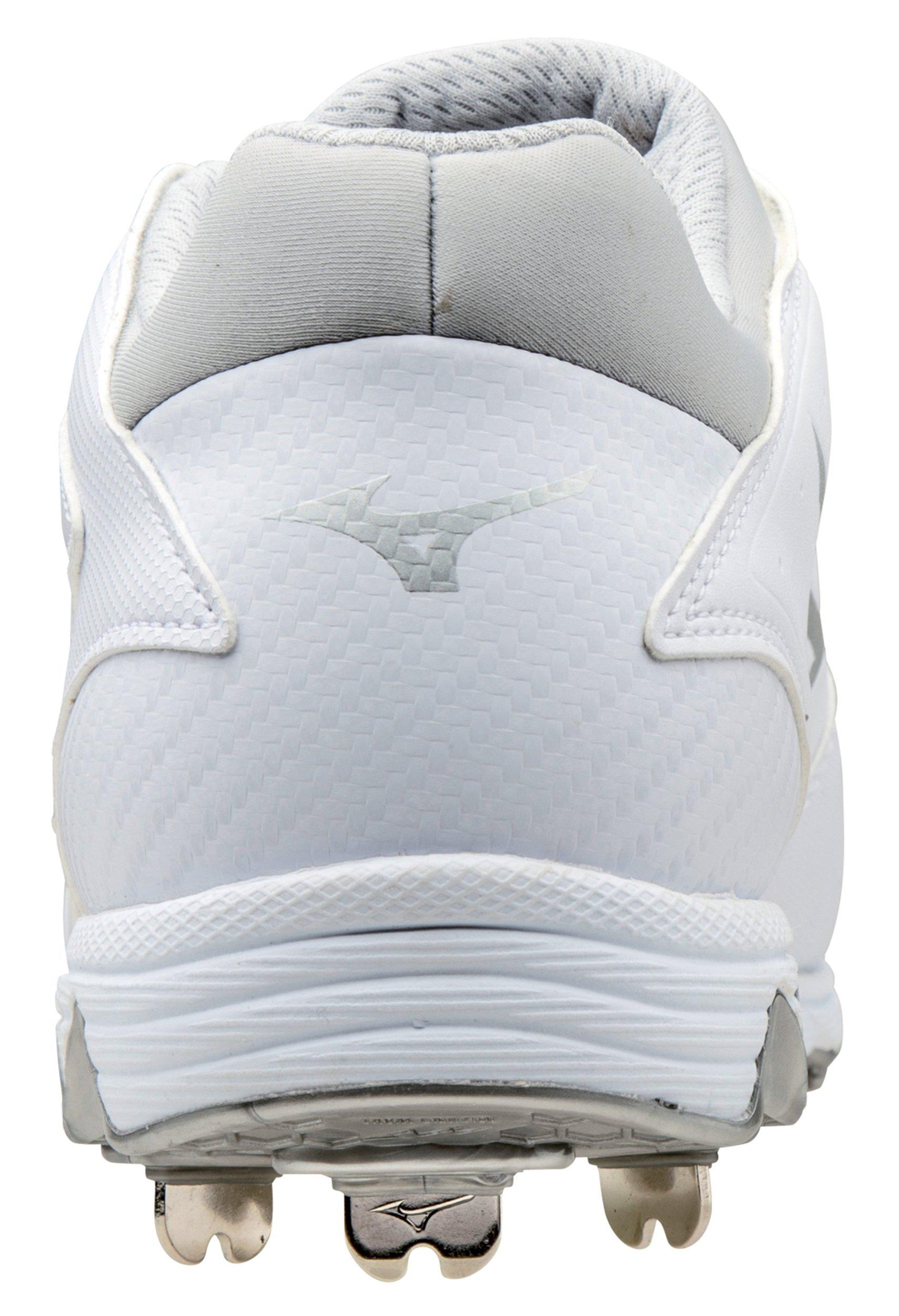 mizuno 9 spike swift 4