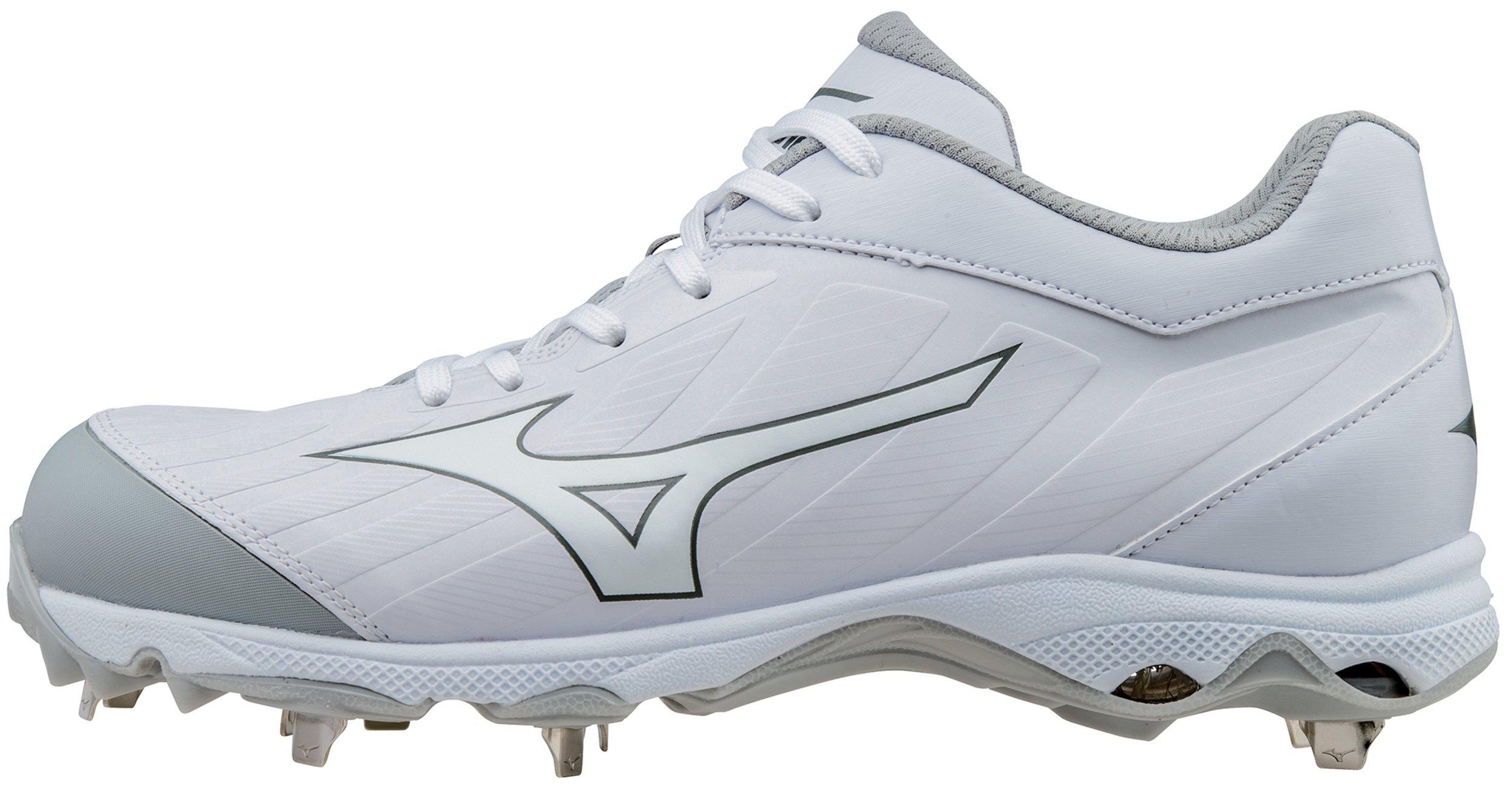 mizuno molded softball cleats