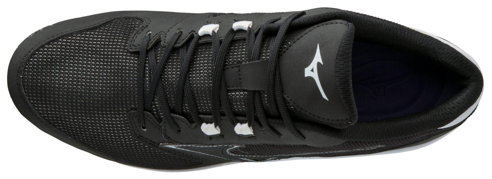 mizuno dominant as turf