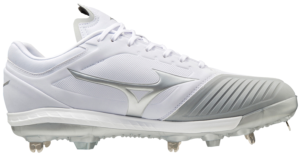 all white mizuno softball cleats