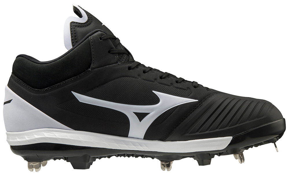 white mizuno softball cleats