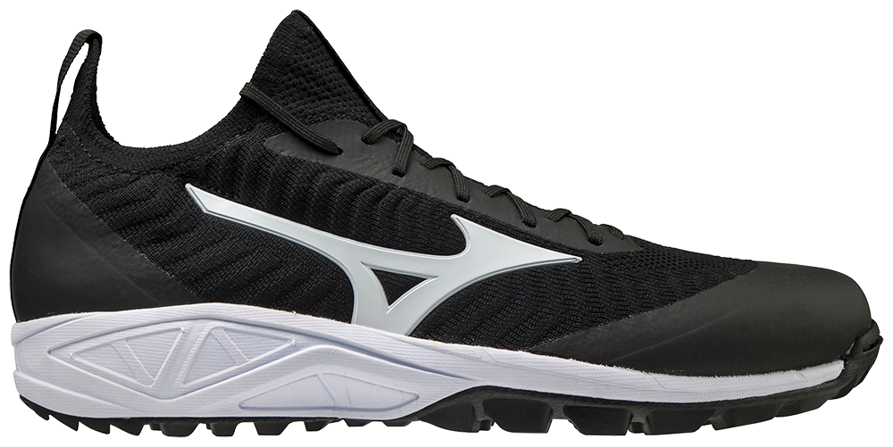 mizuno dominant as turf