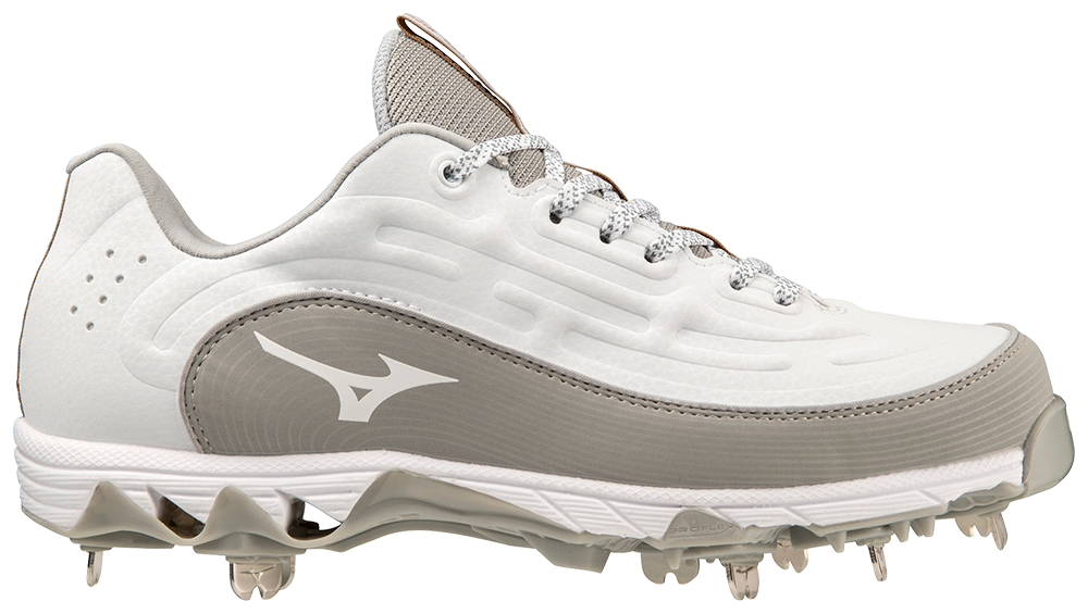9-Spike Swift 8 Low Women's Metal Fastpitch Softball Cleat