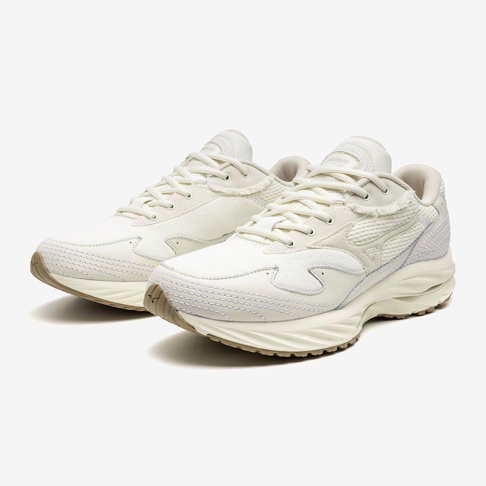 MIZUNO × DIGAWEL WAVE RIDER BETA MIZUNO and DIGAWEL Unveil the WAVE RIDER β Silhouette for