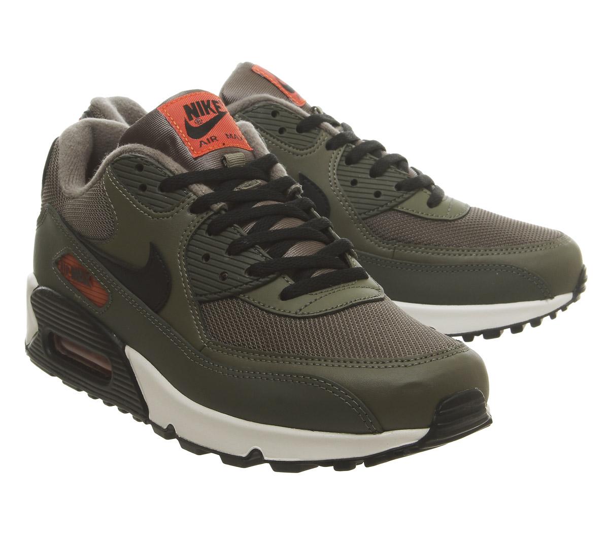 max 90 trainers