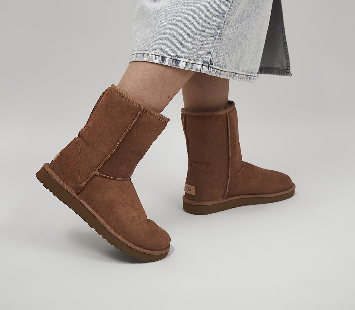 UGG Classic Short II Boots Chestnut Suede - Ankle Boots
