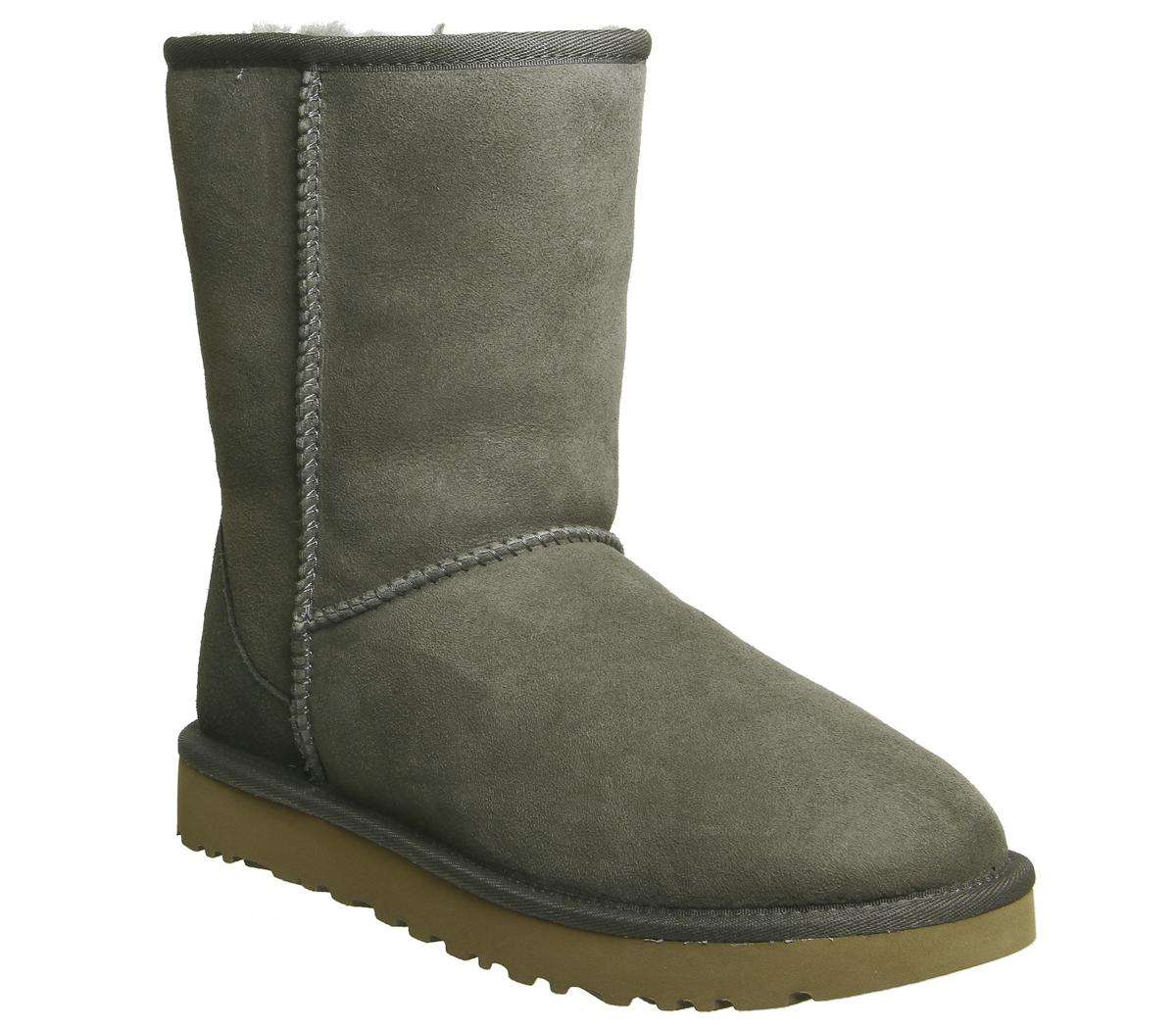 UGG Classic Short II Boots Forest Night Smu - Ankle Boots