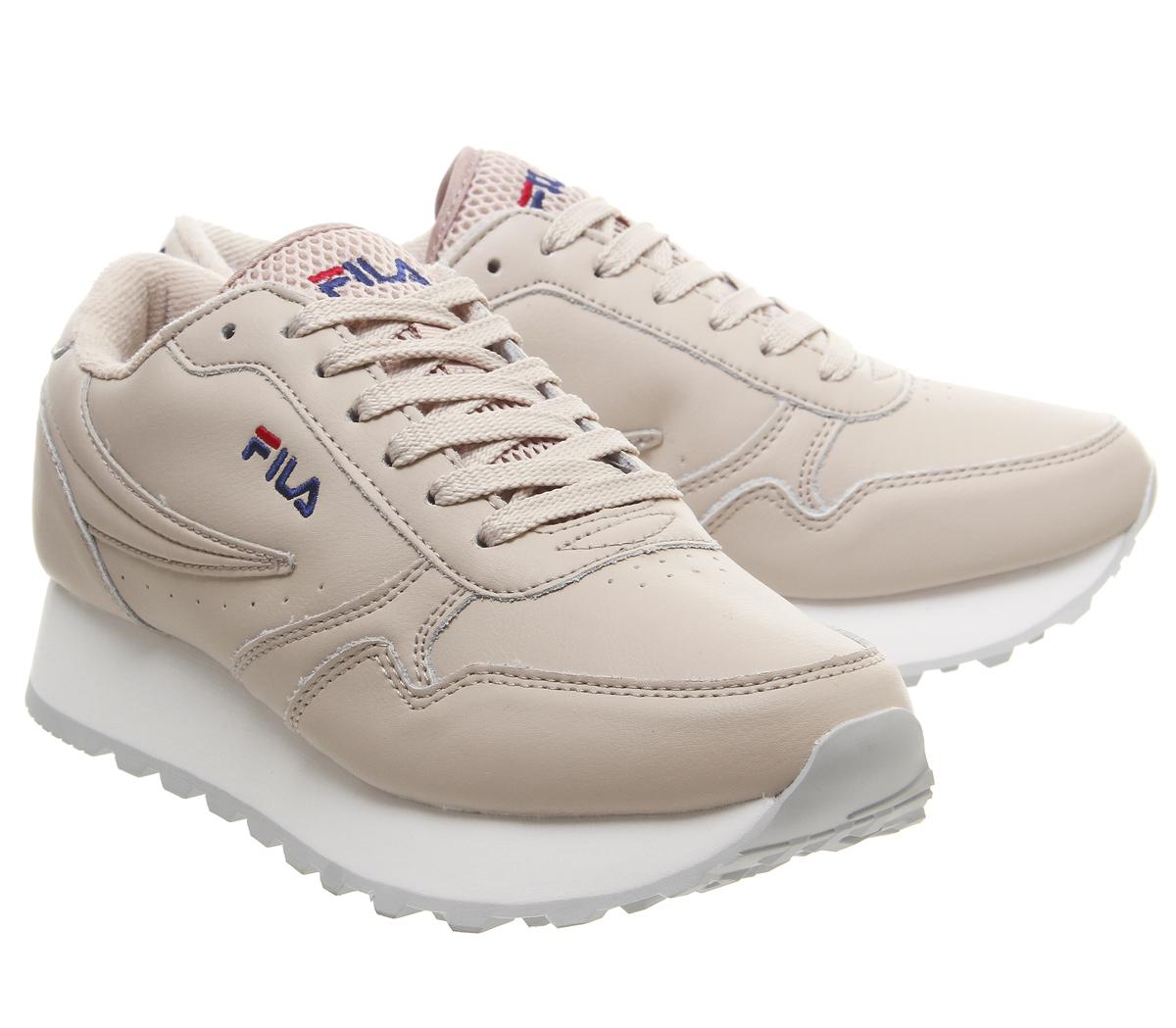 fila expeditioner trainers in cream