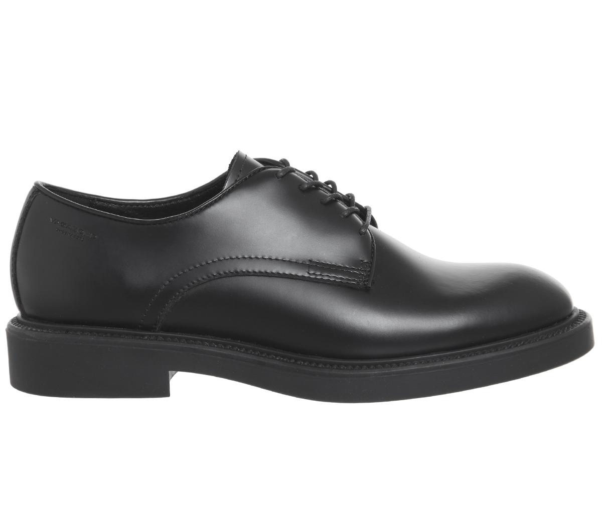 vagabond alex flat loafer in black
