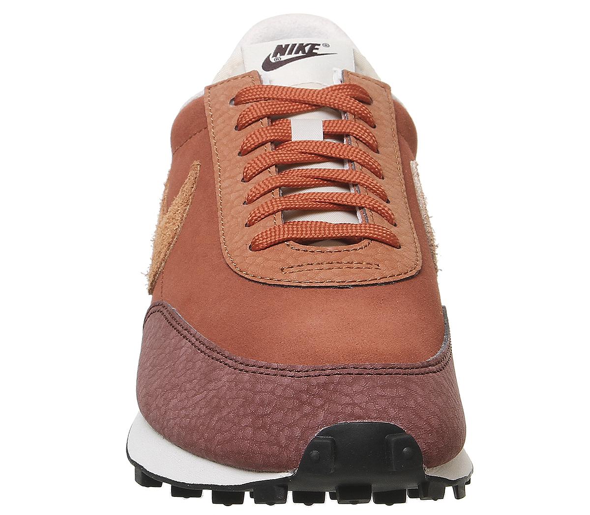 nike daybreak trainers in off white and orange rust