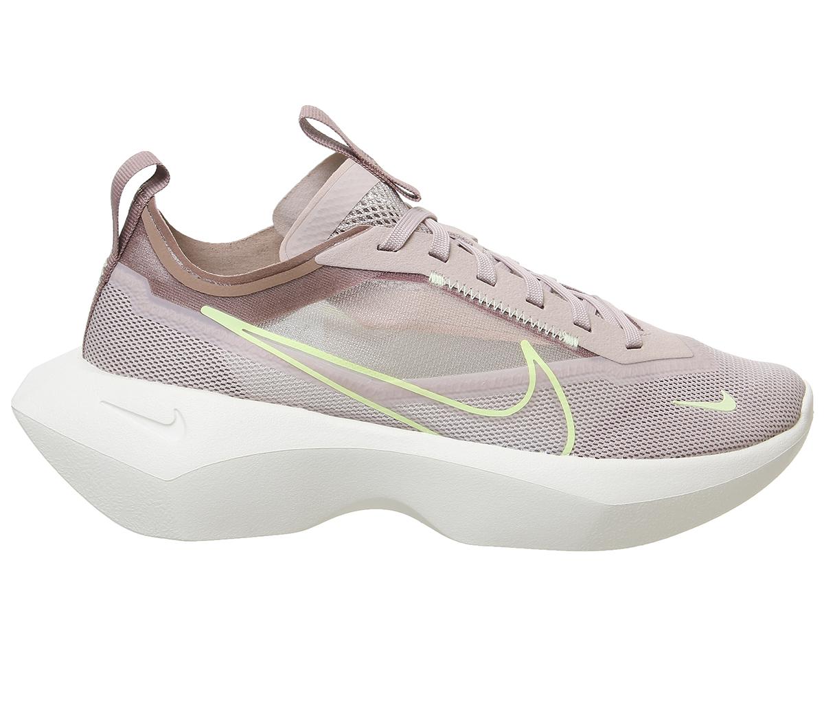 nike vista lite black size 5
