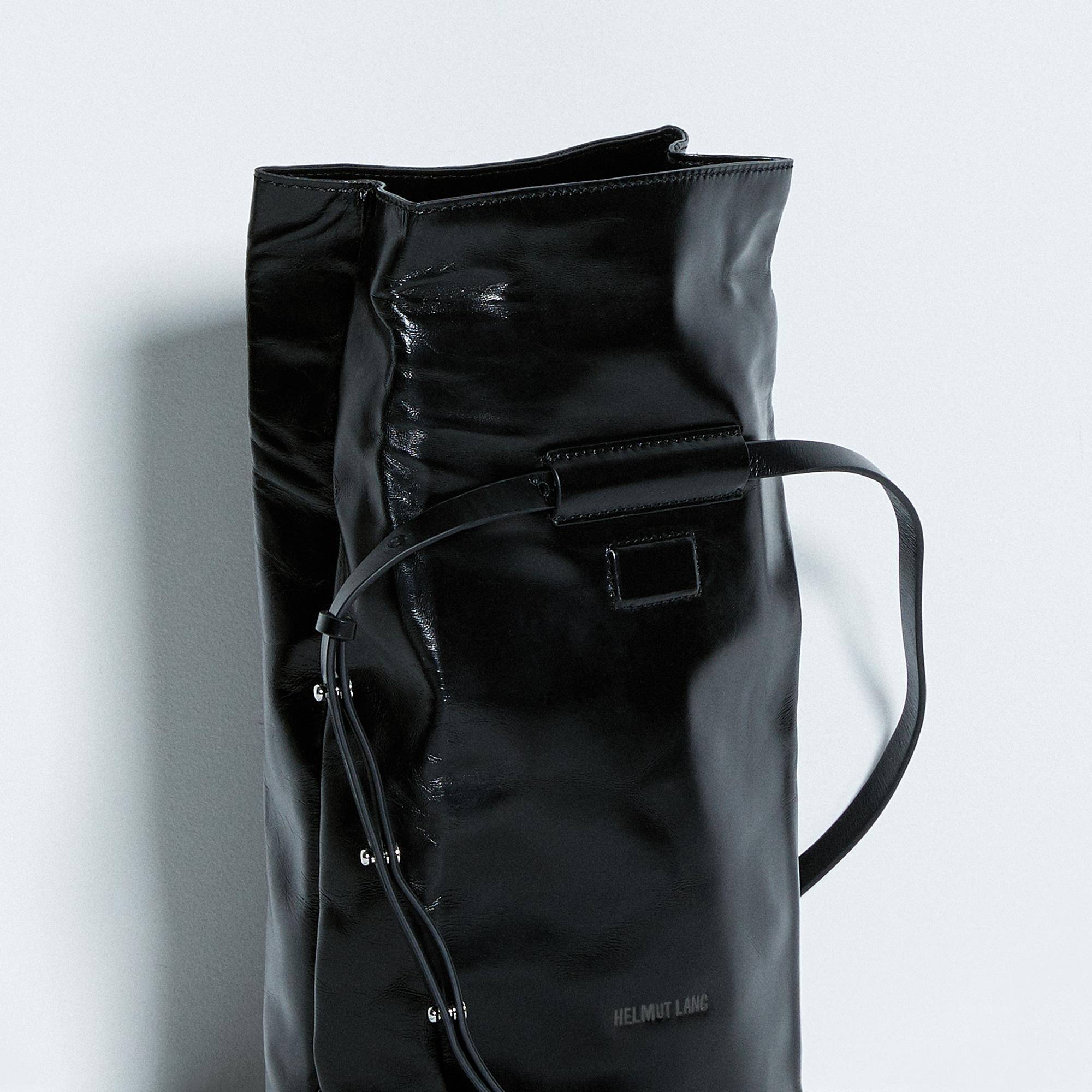 22 x 14 x 9 in bag