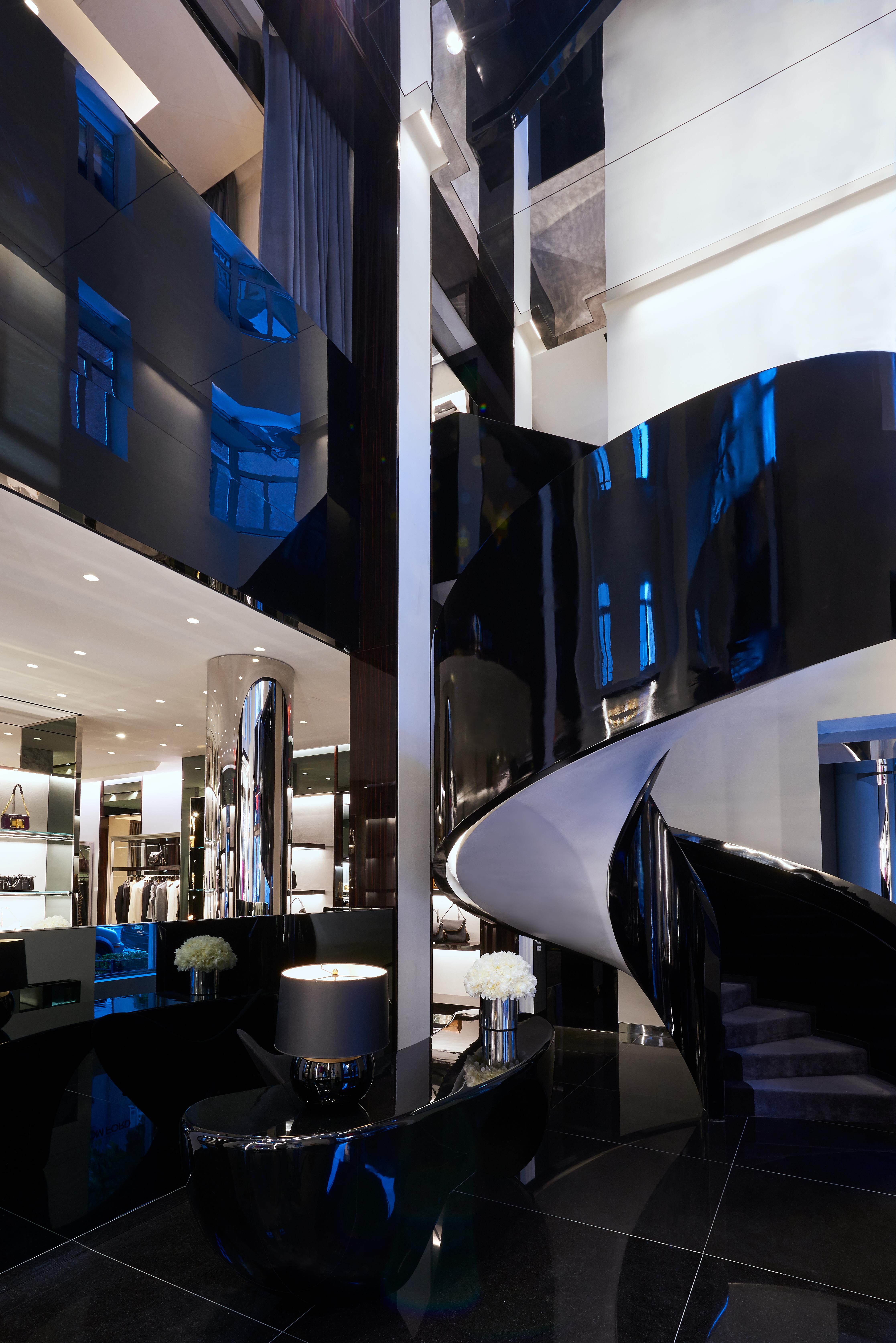 Arriba 92+ imagen tom ford store madison avenue