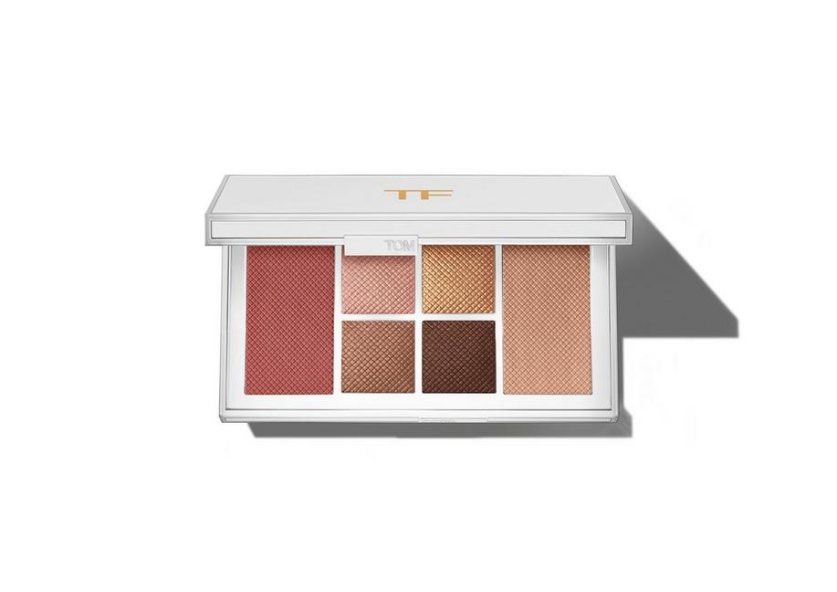 WHITE SUEDE EYE AND CHEEK PALETTE A fullsize