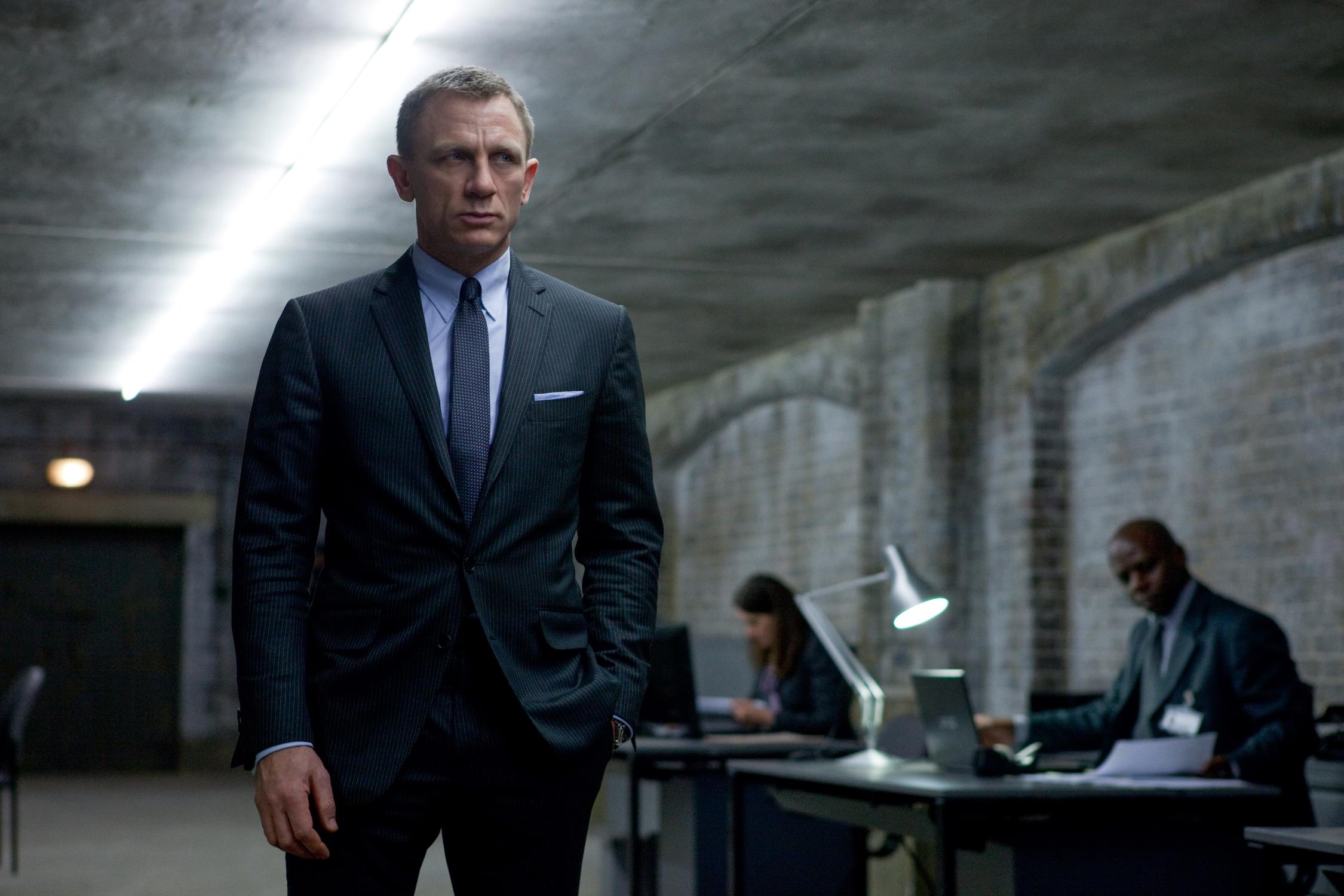 james bond skyfall gray suit