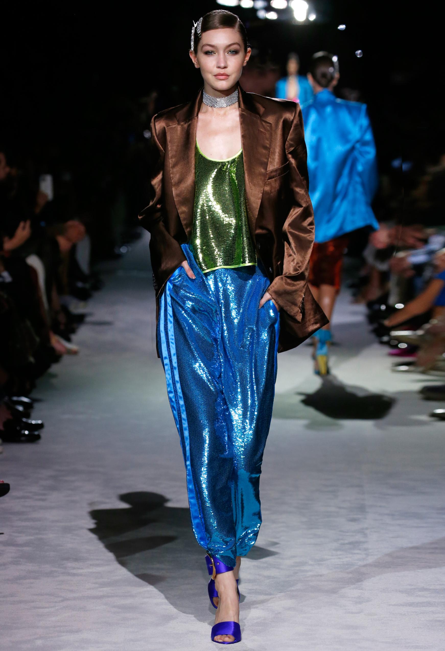 S-S-Runway-2022 Look 2 | TomFord.co.uk