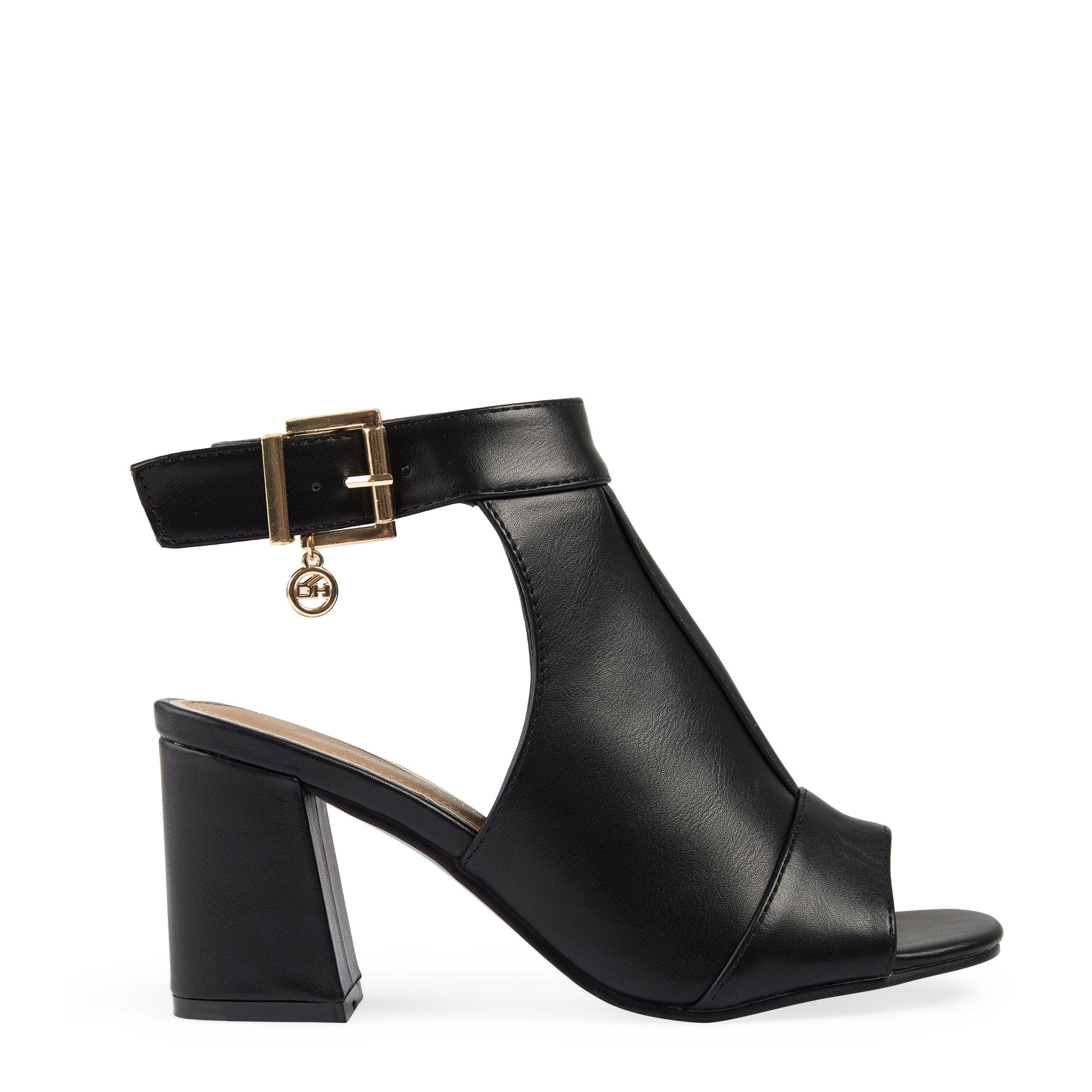 daniel sandals sale