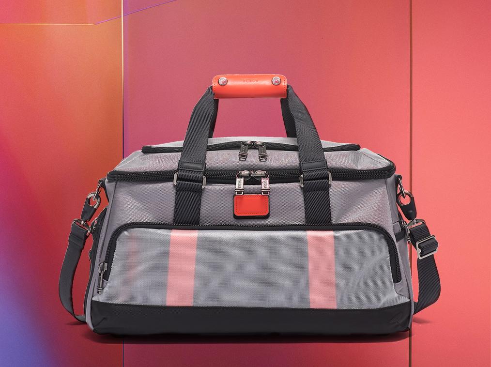 luggage store near here