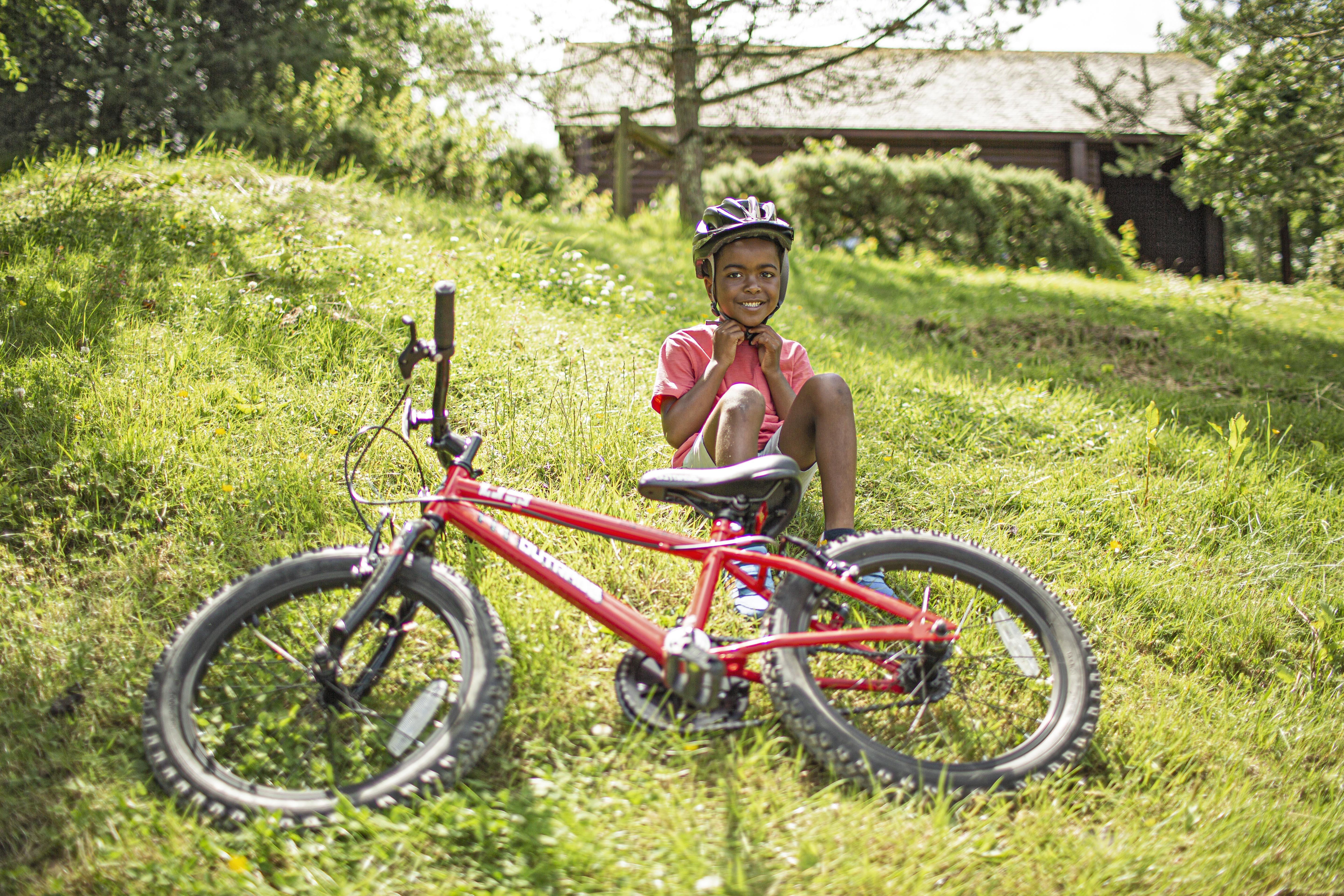 halfords outrage bike